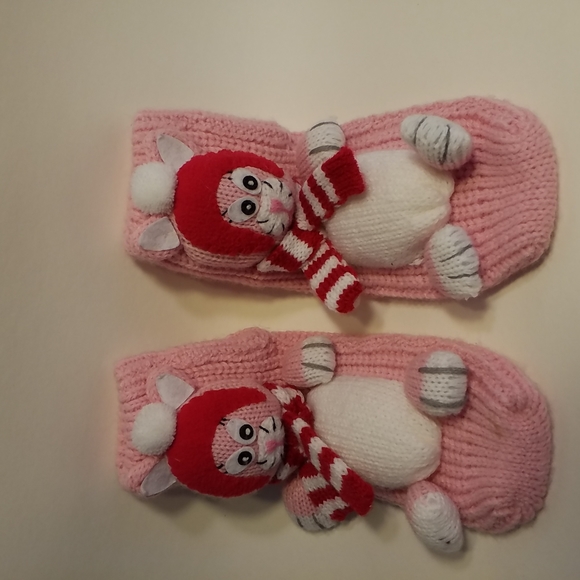 Shoes - 3/$25 SLIPPERS Adorable Pink and White CATS KNIT Grip bottom S